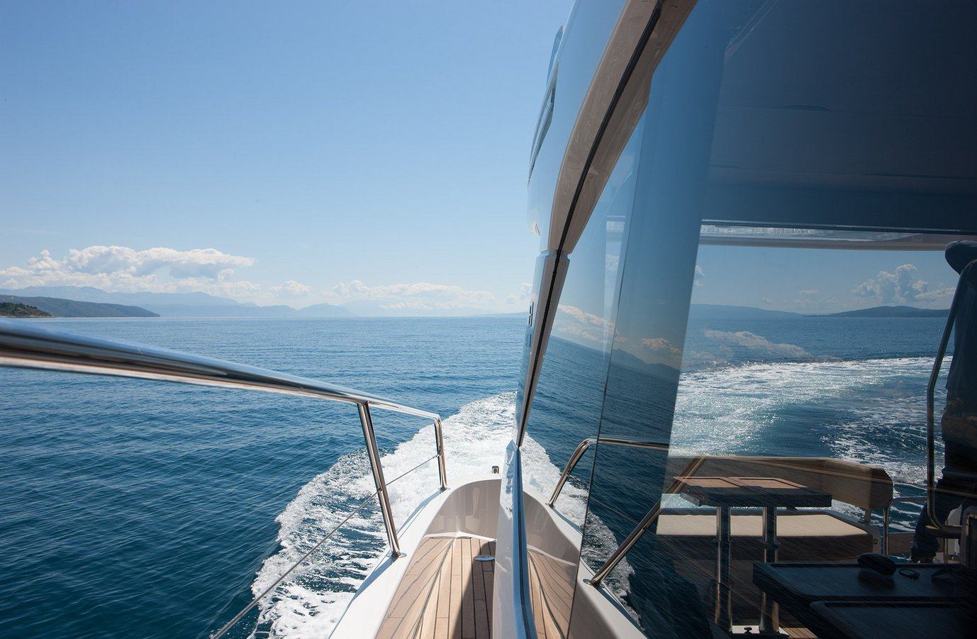 Bavaria R40 panoramic windows