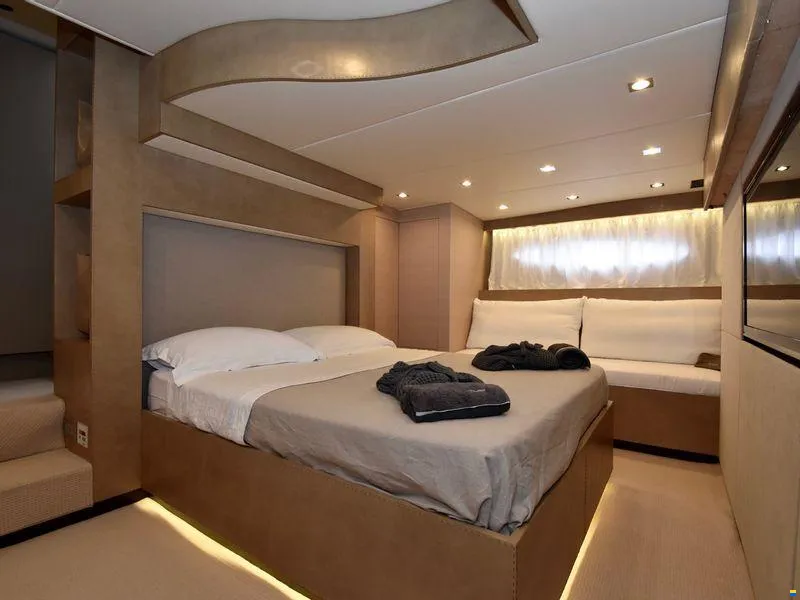 MANSOOR master cabin