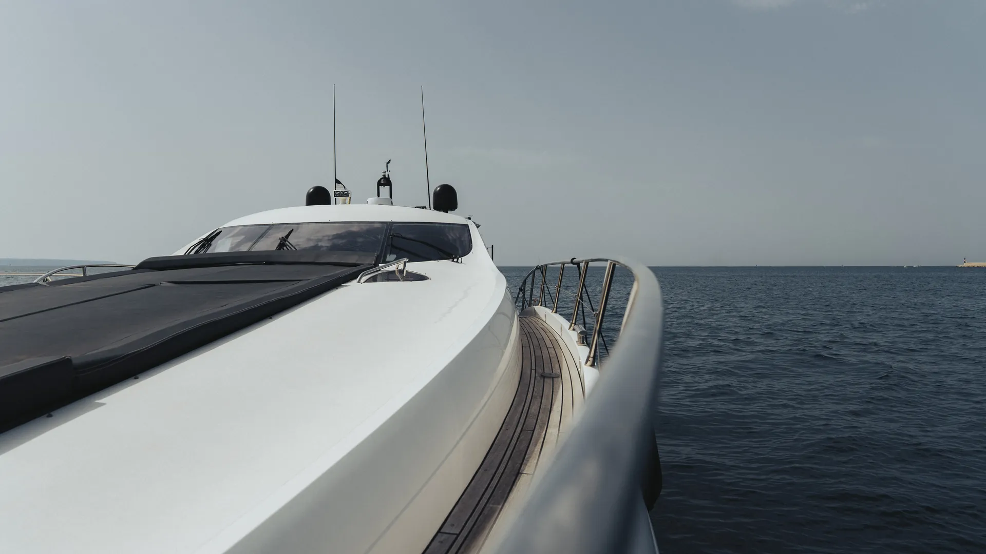MANSOOR side profile