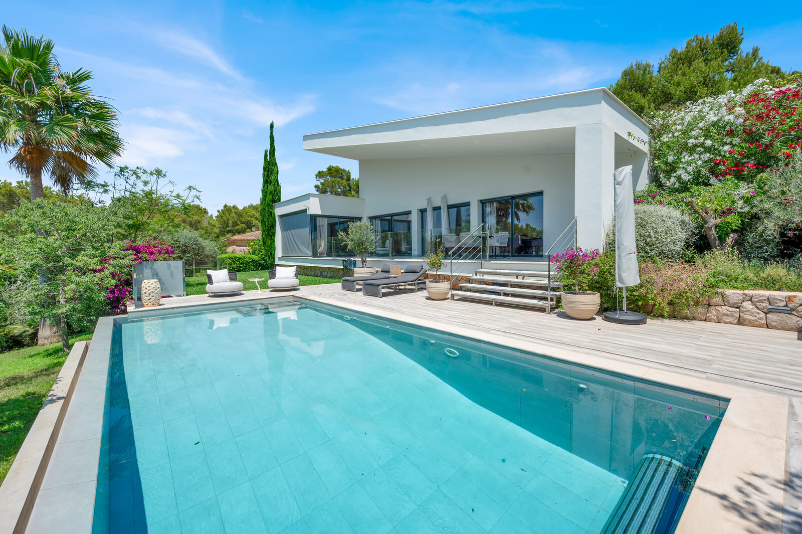 Privacy Chalet