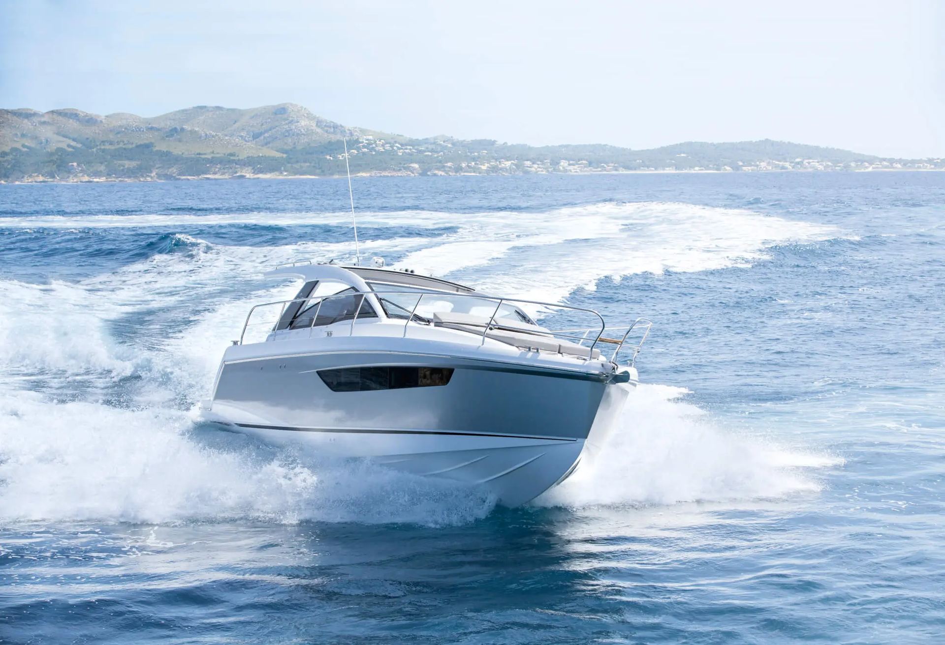 Sealine S330